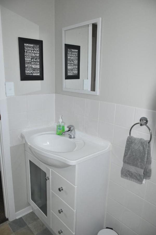 Be Our Guest Turangi Apartment Exterior photo